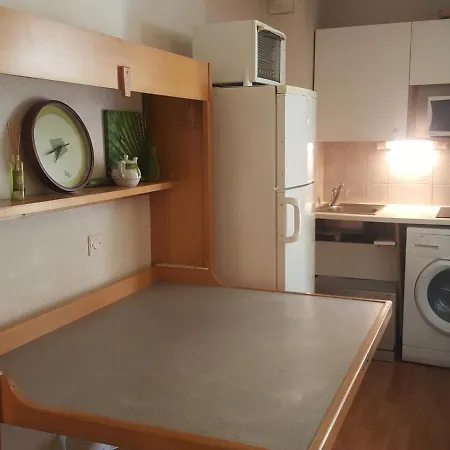 Appartement A Brides-les-bains, 4 Pers, Balcon, Parking Couvert, Proche Centre Et Thermes - Fr-1-512-272